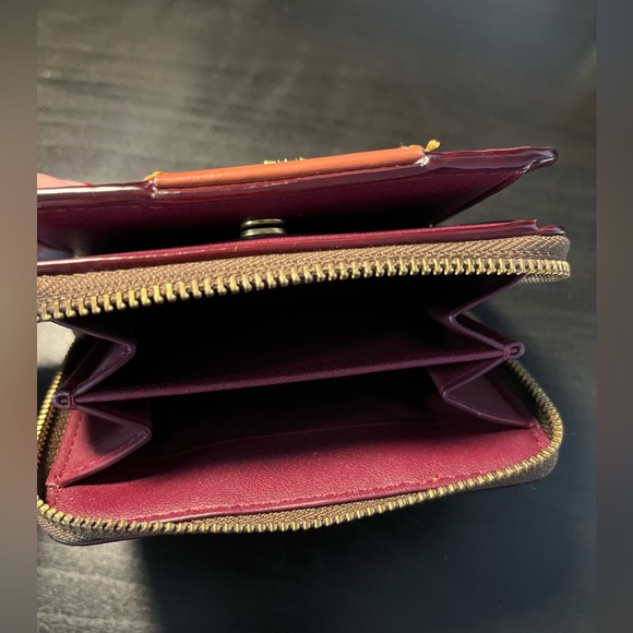 COACH - Billfold Wallet in Colorblock Signature Canvas - Picture 5 of 5